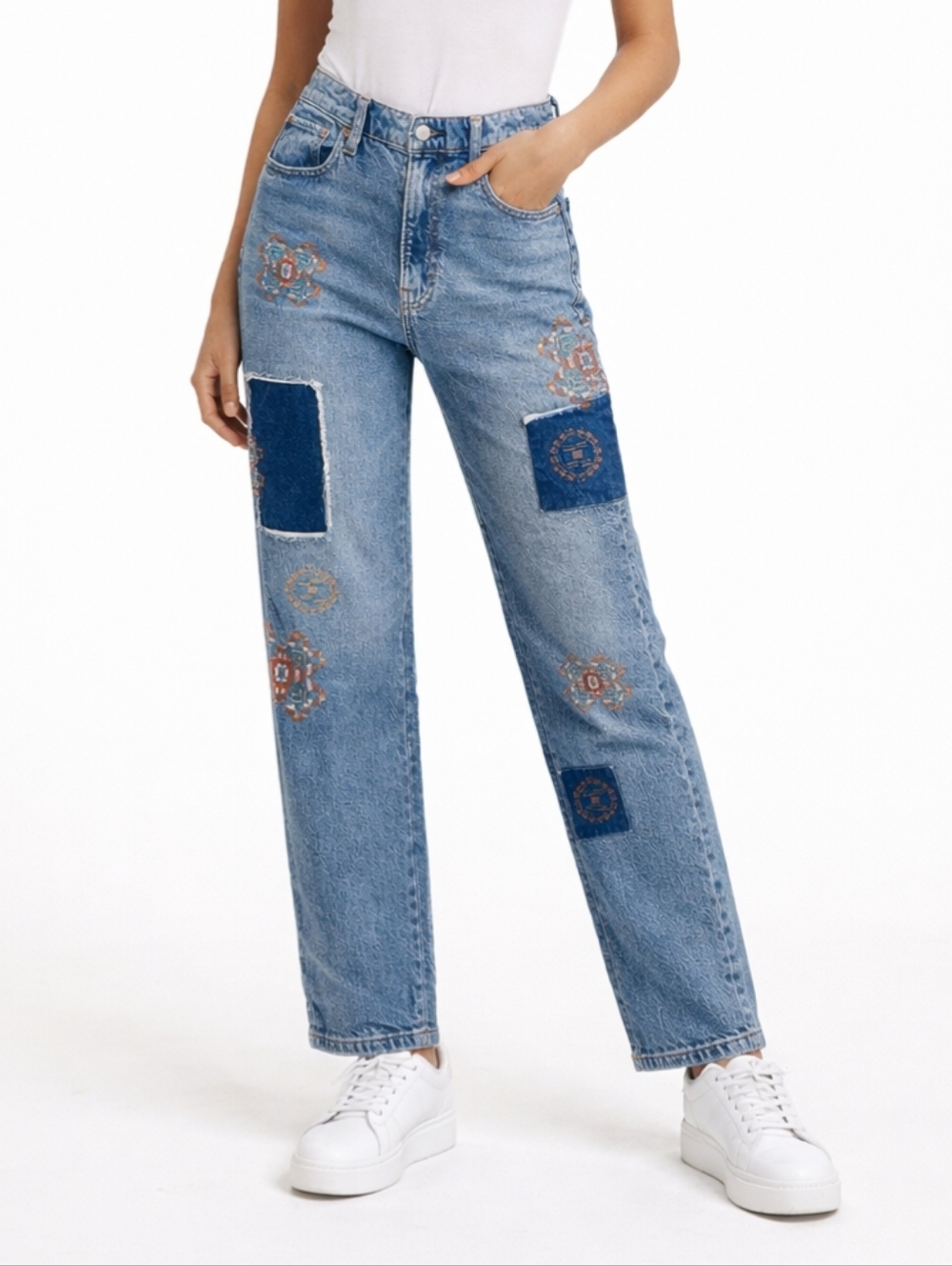 Women's Lucky Brand Embroidered Patch Boy Mid Rise Relaxed Straight Jeans. Sz 10